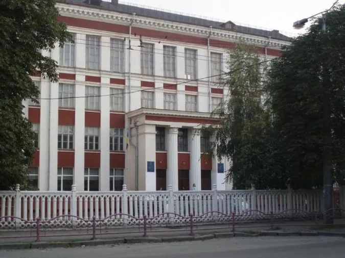 У Луцьку розповіли, чи ремонтуватимуть дах 5-ї школи у 2019 році