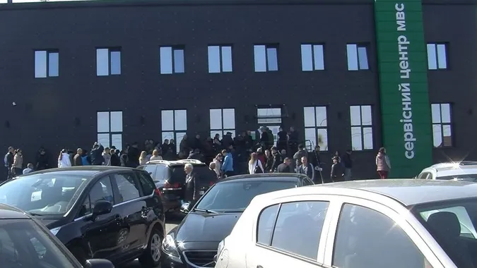 «Нульове розмитнення»: у Струмівці зареєстрували понад тисячу автомобілів