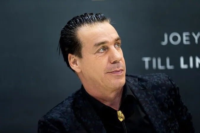 Лідер Rammstein презентує книгу в Україні