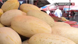 Скільки коштує груша та диня на луцькому ринку (відео)