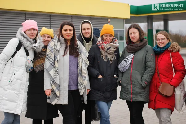 Як волонтери евакуювали в Польщу сімдесят троєщинських котиків (фото)