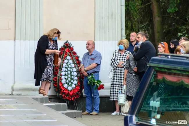 У Луцьку провели в останню путь поліцейського, який загинув у аварії