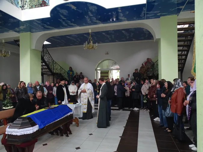 На Волині попрощалися із 23-річним воїном Любомиром Дячуком (фото)