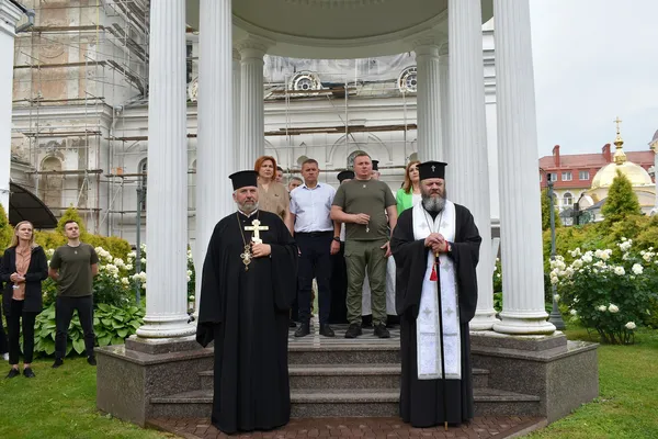 Дзвіночок як символ голосу: у Луцьку вшанували дітей, які загинули під час війни