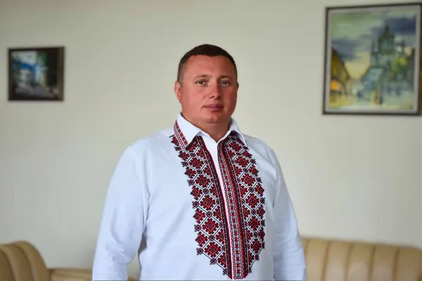 День вишиванки: волиняни діляться яскравими світлинами