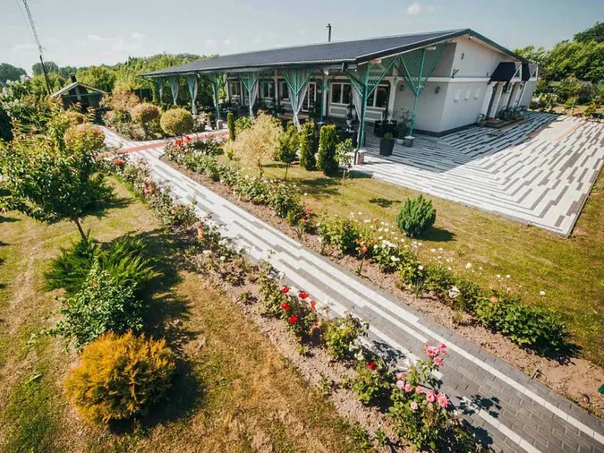 На Волині біля кордону продають ресторан у стилі Пшонки з VIP-кімнатою (фото)