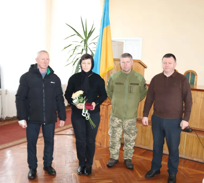 На Волині батькам загиблого Героя вручили нагороду «За військову службу Україні» (фото)