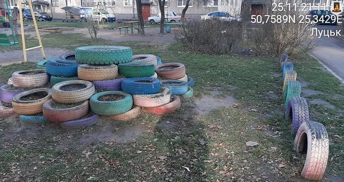 Шкодять здоров'ю: лучан просять повідомляти про старі автомобільні шини у дворах (фото, відео)