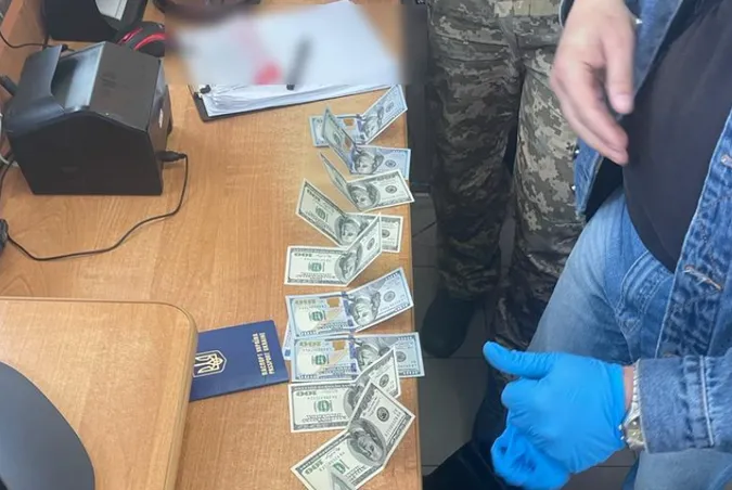 В «Ягодині» ухилянт давав 1000 доларів, аби виїхати за кордон (фото)