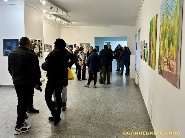 Майже сорок волинських художників презентували свої роботи у Луцьку (фото)