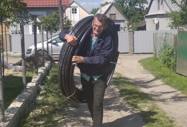 У Володимирі жителі однієї з вулиць скинулися на новий водопровід