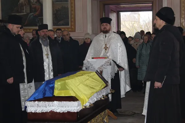 На Волині попрощались із загиблим Героєм Миколою Ковтонюком (фото)