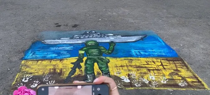 Скандал у ліцеї на Волині: директорка школи розповіла, чому знищила русскій корабль (відео)