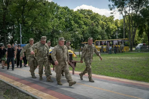 Жив у Рожищі, поховали на Житомирщині: в останню путь провели воїна Віталія Чижевського (фото)