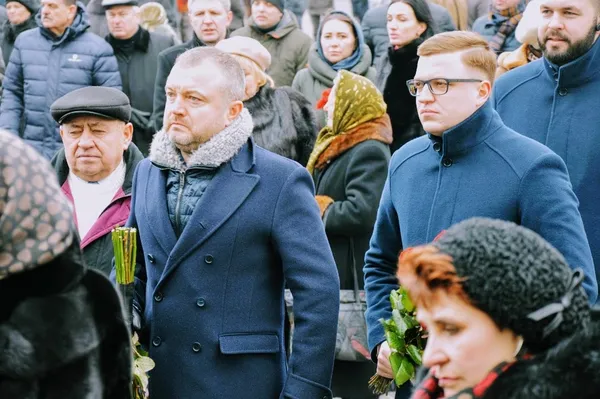 Прийшов також депутат Луцькради Андрій Покровський та його помічник Тарас Шкітер