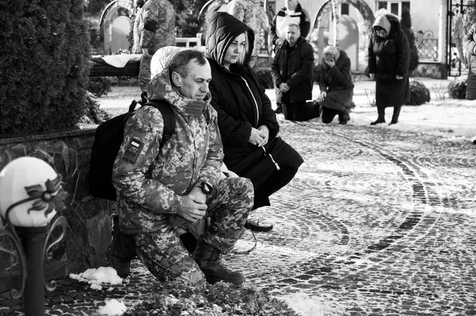 У Володимирі попрощалися із 32-річним воїном Василем Верещуком (фото)