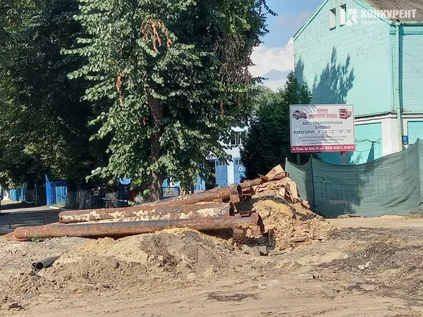 Замінюють мережі: що коїться на проспекті Волі (фото)