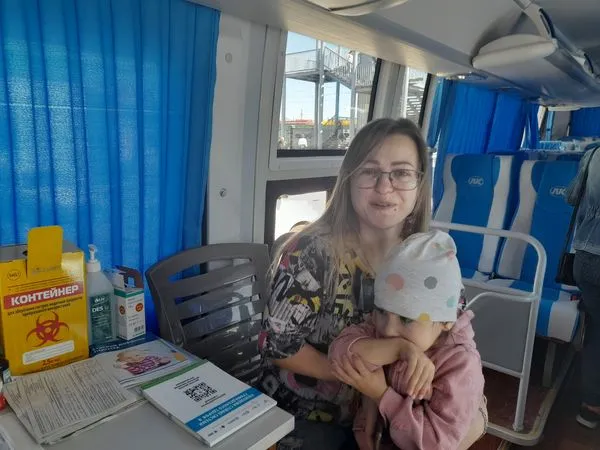 Безплатна вакцинація та обстеження: на залізничному вокзалі в Луцьку – «Територія здоров’я» (фото)