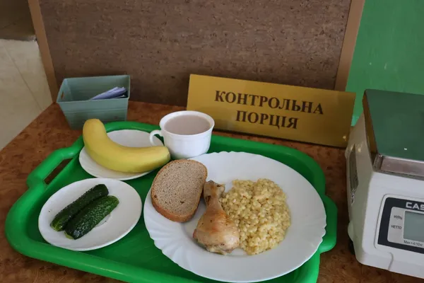 «Найголовніше – це задоволені діти»: Шкітер перевірив, чим годують учнів Княгининівського ліцею (фото)