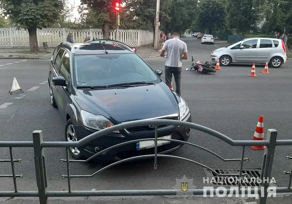 На Перемоги в Луцьку легковик зіткнувся з мотоциклом