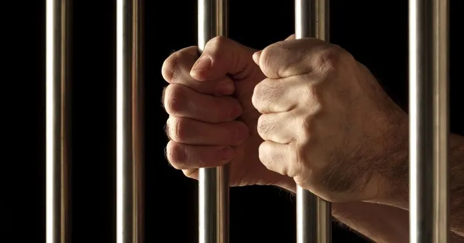 У Франції дідусь вчинив злочин, щоб допомогти своєму онуку