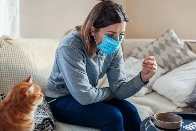 Перехворіти на COVID-19 чи отримати вакцину: що краще для імунітету