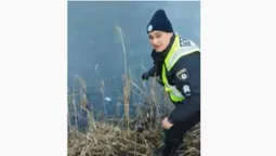 У Луцьку патрульні закладку з наркотиками викинули в канаву (відео)