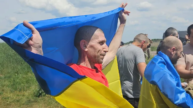 В Україну з російського полону повернули 75 людей (фото)