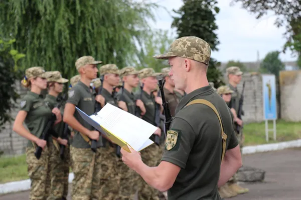 73 курсанти луцького вишу склали присягу на вірність Україні (фото)