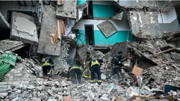 У Глухові під завалами на місці ворожого удару загинули 12 людей (фото)