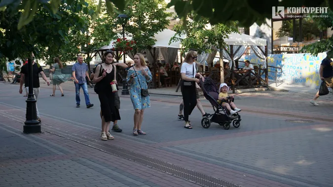 Прийшли сотні людей: у Луцьку виступив запальний гурт Оt Vinta (фото, відео)