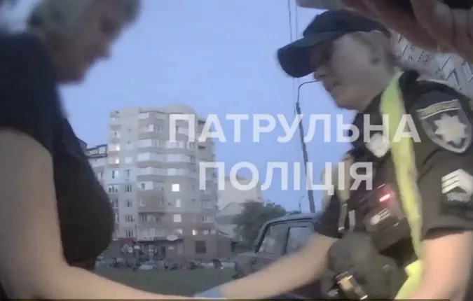 Захищала свого песика: у Луцьку жінку покусав ротвейлер (відео)