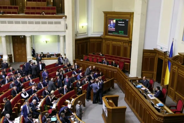 Рада повернула електронне декларування доходів чиновників