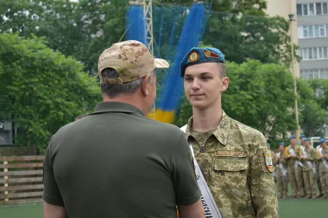 У Луцьку військовий ліцей випустив 330 юнаків та дівчат (фото)