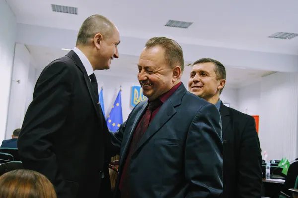 Політичний двобій в Луцькраді, або Репортаж із сесії, якої не було