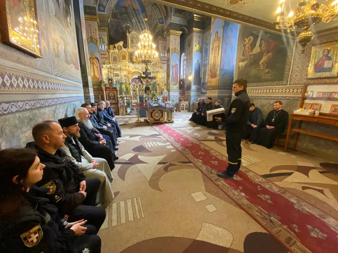 Луцькі рятувальники нагадали священнослужителям правила безпеки