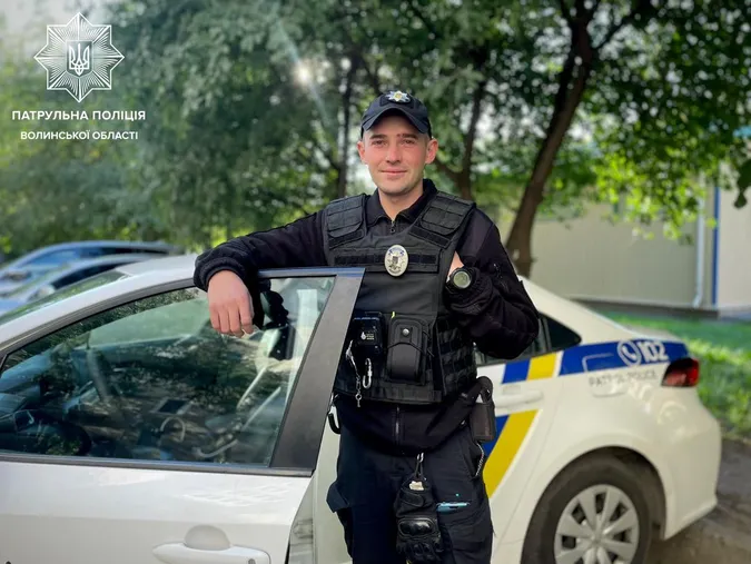 Витягнув з кишені 12 тисяч: у Луцьку патрульний зловив грабіжника