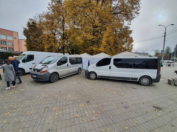 Стихійний ринок забирається з центру Луцька (фото)