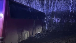 Водій виїхав на зустрічну смугу: у Польщі автобус із 26 українцями потрапив у ДТП (фото)