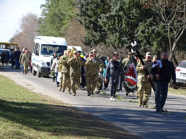 На Волині попрощалися із Героєм Андрієм Цюрою (фото)
