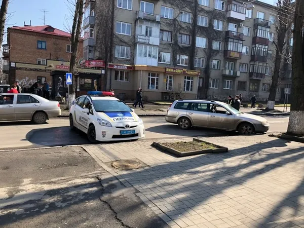 У Луцьку через аварію перекрили частину дороги (фото)