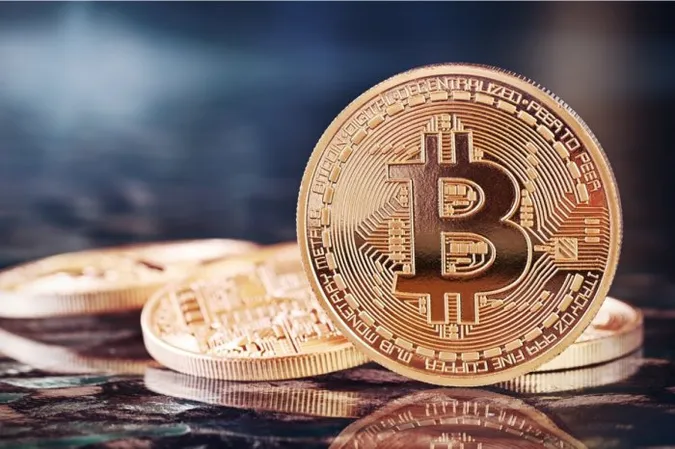 Обвал біткоїна: курс знизився більш ніж на 10%
