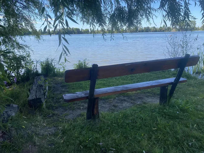 Піщаний берег, пірси та альтанки: в селі на Волині – чисте озеро з м'якою водою (фото)