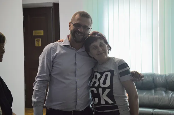 Олександру Кравченкові навички, які йому дала вчителька з музики, іноді стають в нагоді