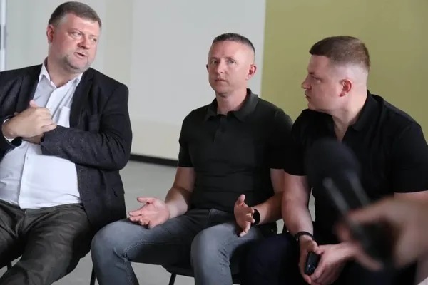 Підтримка захисників на Волині: Тарас Шкітер і перший заступник голови Верховної Ради оглянули майбутній ветеранський хаб (фото)