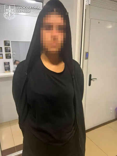 «Світить» до 8 років: судитимуть юну волинянку, яка видурила в 91-річної бабці майже 10 тисяч доларів