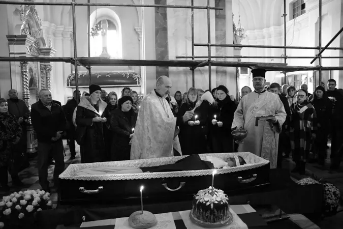 У Луцьку попрощалися із загиблим на Запоріжжі Романом Домановим