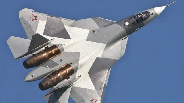 Окупанти завдали авіаудару по школі у Миколаєві (відео)