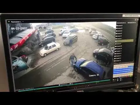 Є постраждалі: момент ДТП в Рованцях потрапив на відео