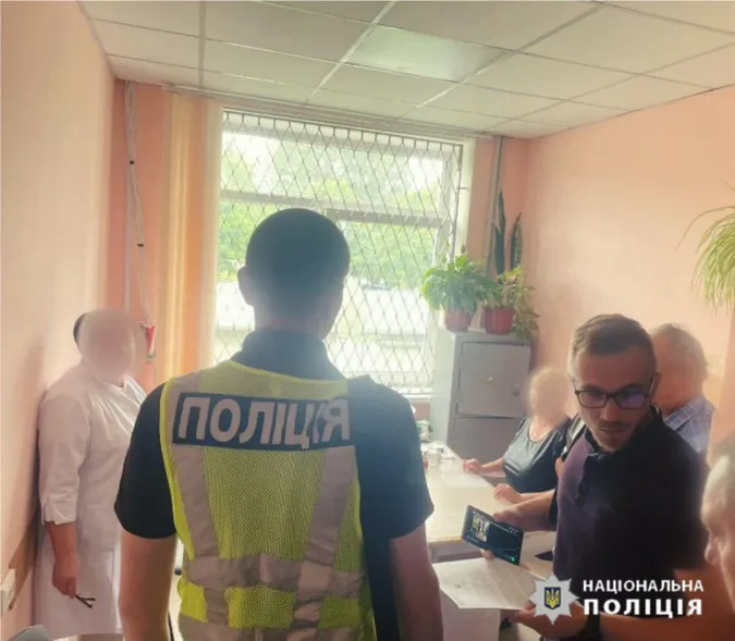 На Прикарпатті підприємиця організувала продаж наркотиків у аптеці (фото)